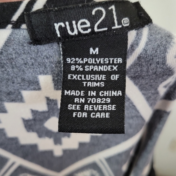 Rue 21 Black & White Aztec Stretchy Mini Dress Medium (Juniors) - Picture 5 of 5